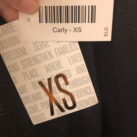 Black and Gold Carly - Picture 3 of 5